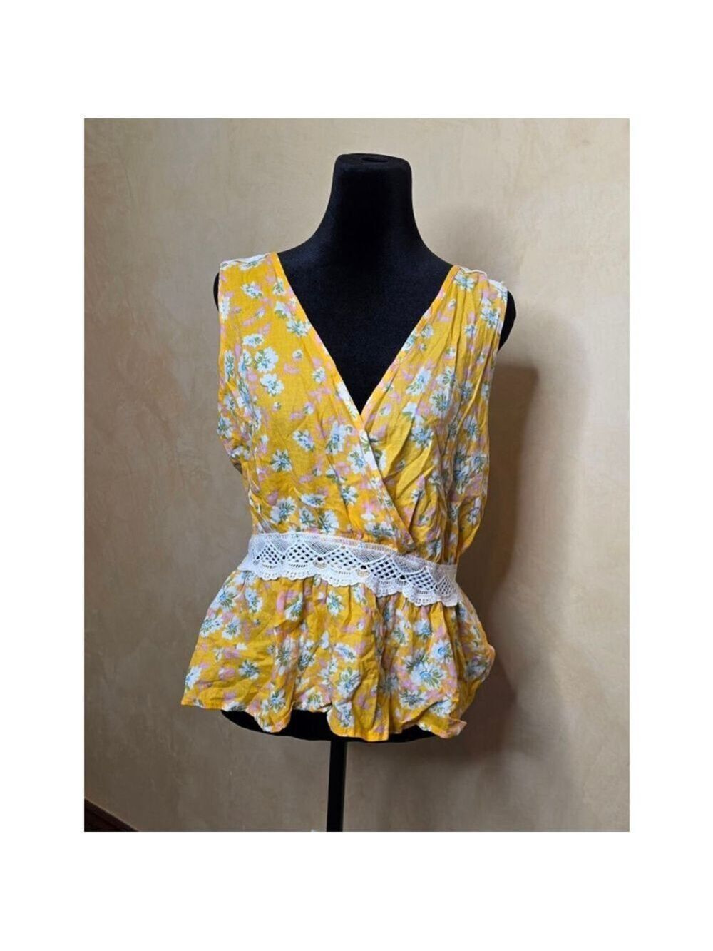 NWT Rachel Zoe Yellow Floral Sleeveless Top Large Tie-back Hidden Zipper Closure